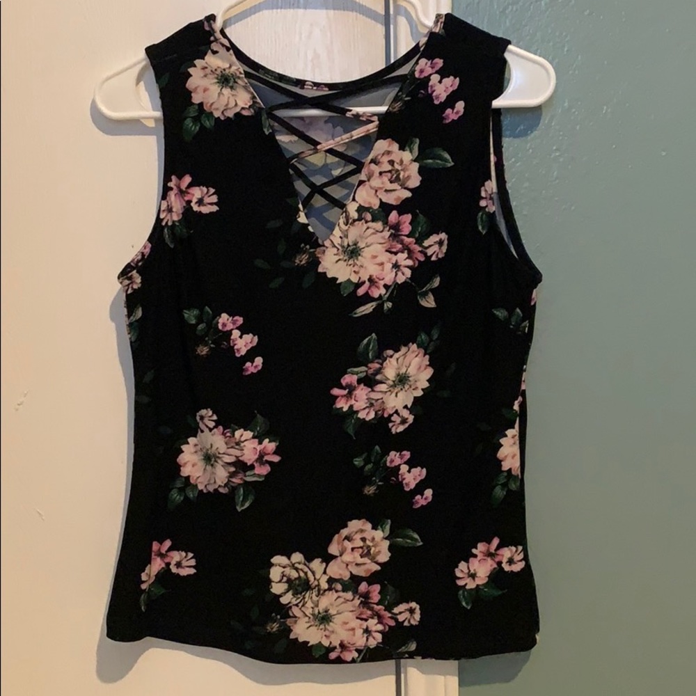 Sleeveless shirt